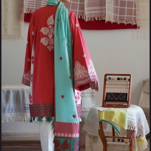 Preloved as good as new - Picture 2 of 3